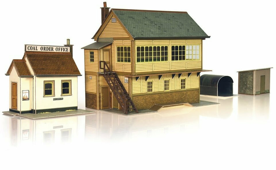 A06 Signal Box and Hut