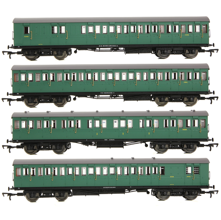 E86024 LBSCR 54ft 'Isle of Wight' 4-Coach Pack BR (SR) Green No. 486