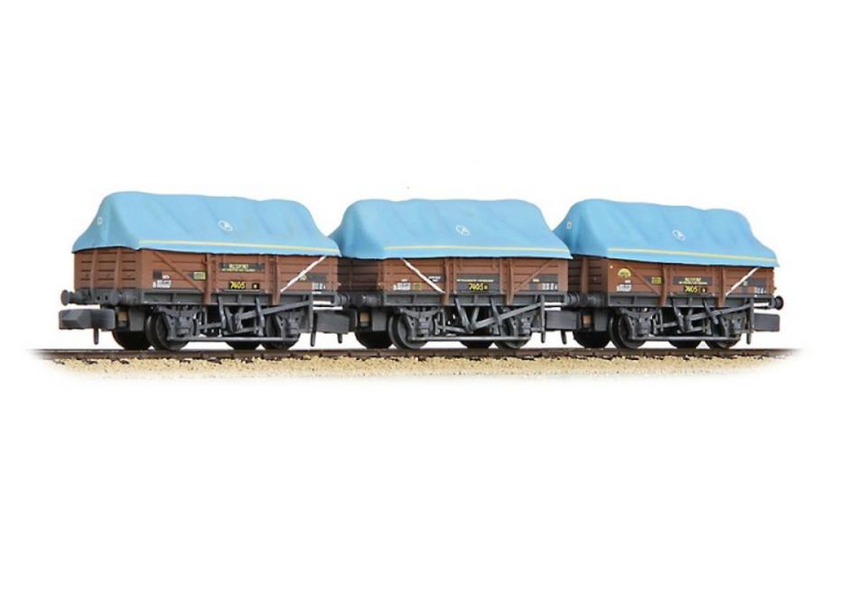 377-491 - 5 Plank China Clay 3-Wagon Pack BR Bauxite (TOPS) with Tent Canopy WEATHERED