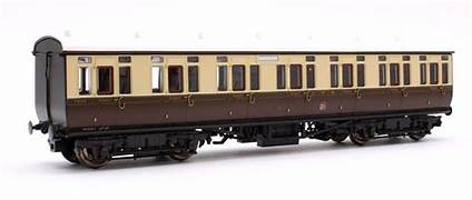 4P-020-221 GWR Toplite Mainline City Chocolate and Cream Composit 7905 Set 3