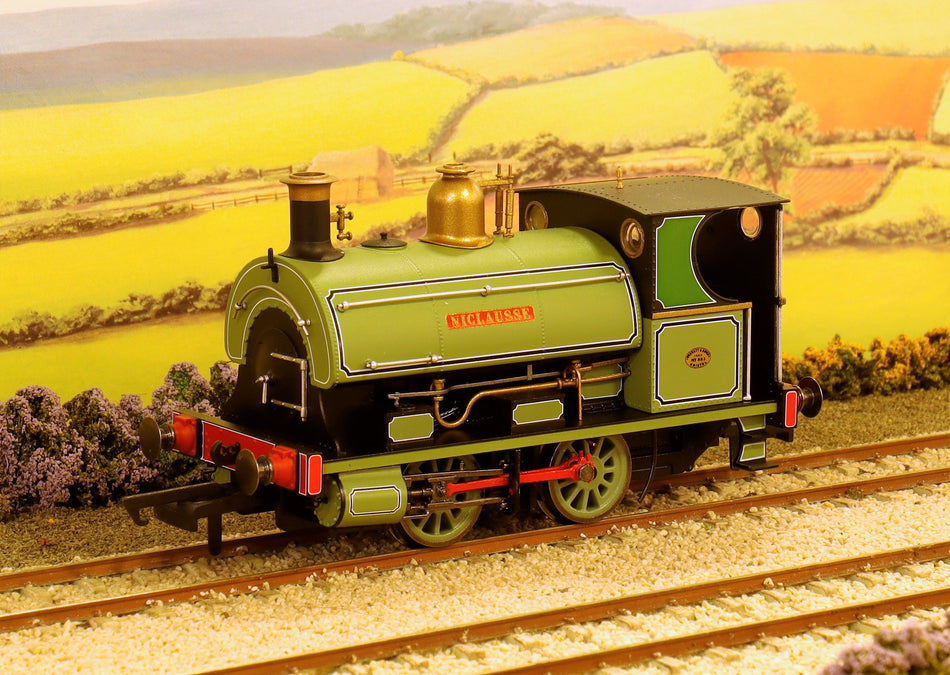 R3640 Hornby Class W4 Peckett 0-4-0ST 882 "Niclausse" in Peckett works leaf green